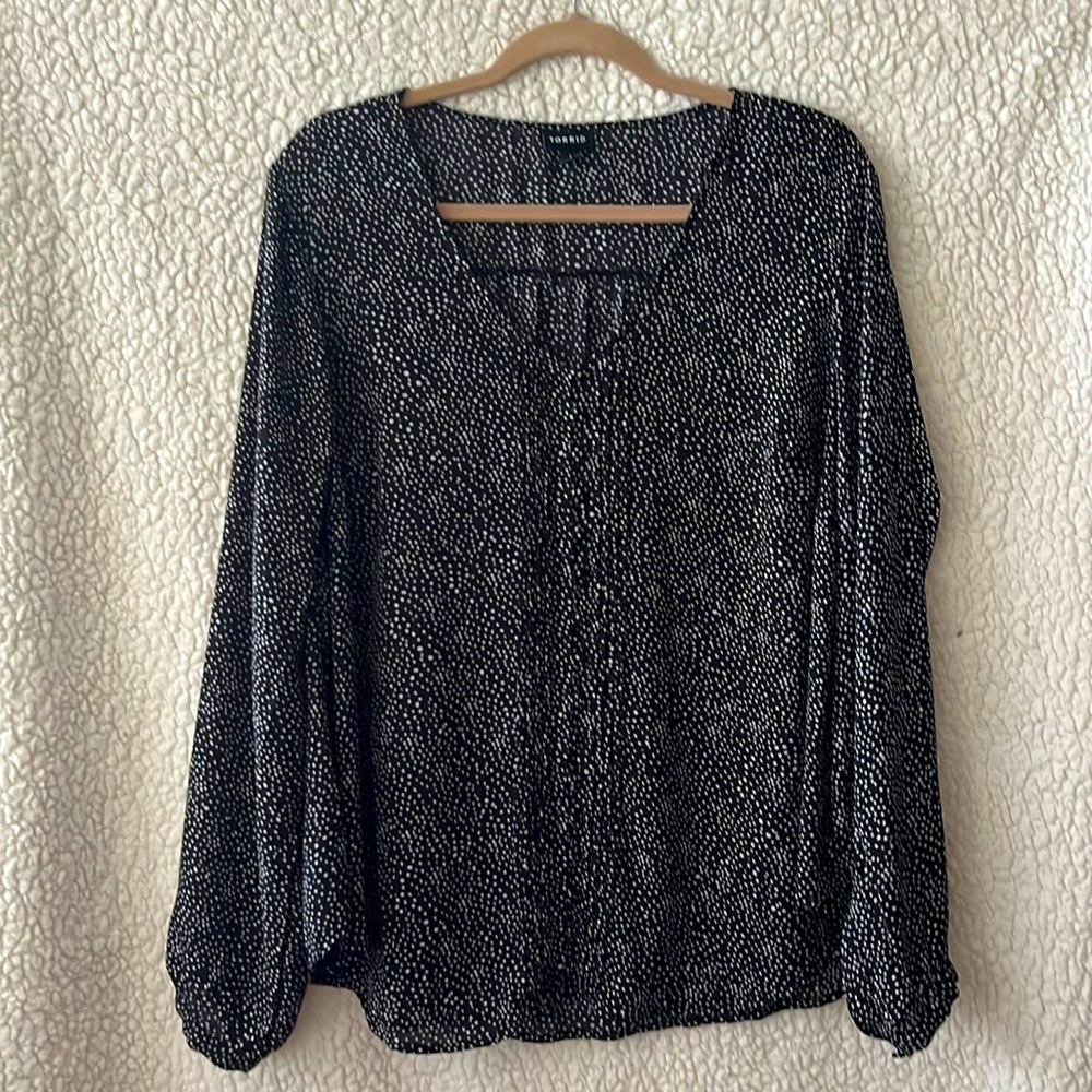 Torrid polka dot blouse size 1X